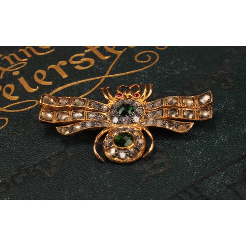 1216 - A multi gem insect pendant brooch, as a fly, set with two green tourmalines, two spinel eyes, twenty... 