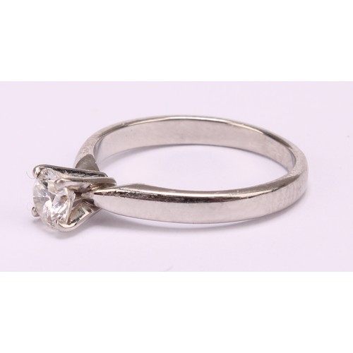 1221 - A platinum approx. 0.36ct solitaire round brilliant cut diamond ring, diamond colour approx. H, diam... 