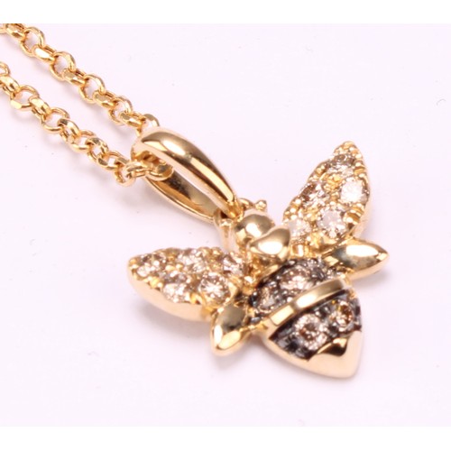 1214 - A Le Vian diamond bee pendant necklace, set with fifteen round brilliant cut diamonds, stamped 14k L... 