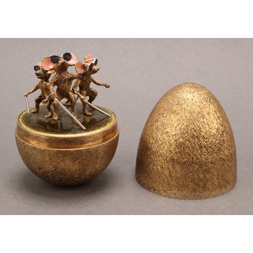 1131 - Stuart Devlin (1931-2018) - an Elizabeth II silver gilt surprise egg, Three Blind Mice, numbered 59,... 