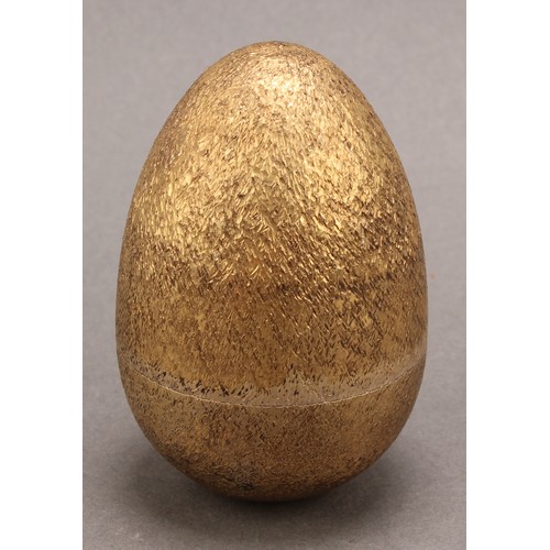 1131 - Stuart Devlin (1931-2018) - an Elizabeth II silver gilt surprise egg, Three Blind Mice, numbered 59,... 