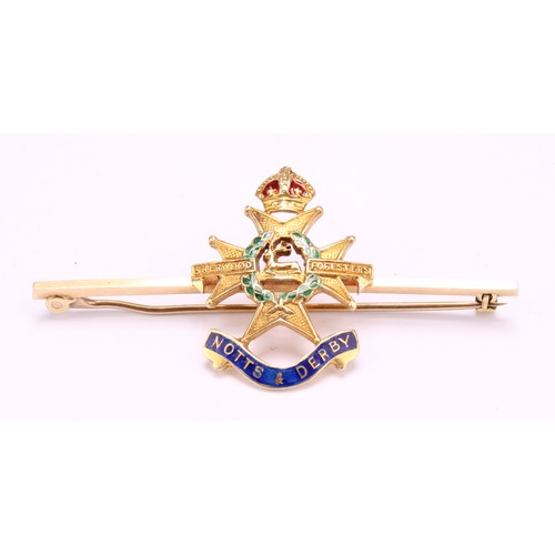 2492 - 15ct gold Sherwood Foresters Notts & Derby enamelled brooch, stamped 