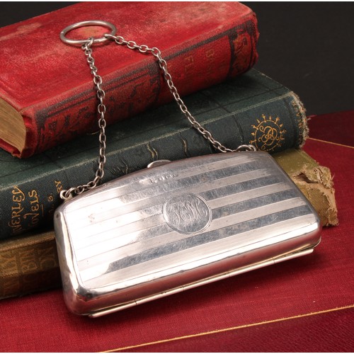 812 - A George V silver evening purse, engine turned in bands, 12cm wide, Birmingham 1919