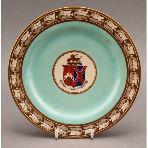 160 - A set of six Barr Flight & Barr Worcester armorial plates, each decorated with arms and motto on a t... 