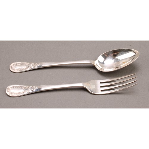 913 - A set of six Victorian silver table spoons, 19cm long, James Deakin & Sons, Sheffield, 1895; a set o... 