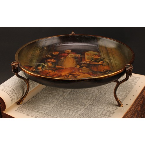 2337 - An early 19th century papier mache dish on stand, in the manner of Henry Clay, hand-painted with a d... 