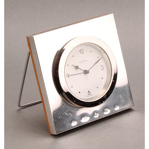 1051 - An Elizabeth II silver easel timepiece, 5.5cm clock dial with Arabic numerals two quarters, 10cm squ... 