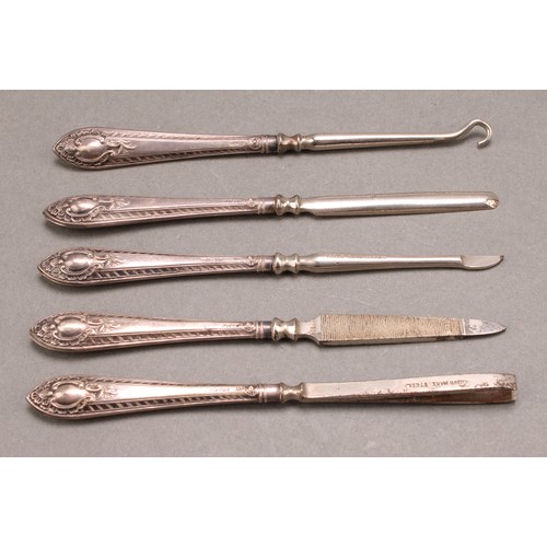 813 - A George V silver hafted five piece manicure set, Sheffield 1929, cased