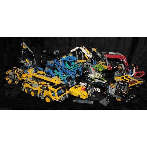 6524 - Lego - Technics construction vehicles, including Super Tow Truck, Forest Machine, etc (10)

This lot... 