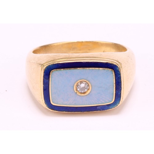 1236 - A Victor Mayer for Faberge 18ct gold ring, royal and powder blue guilloche enamel set with a central... 