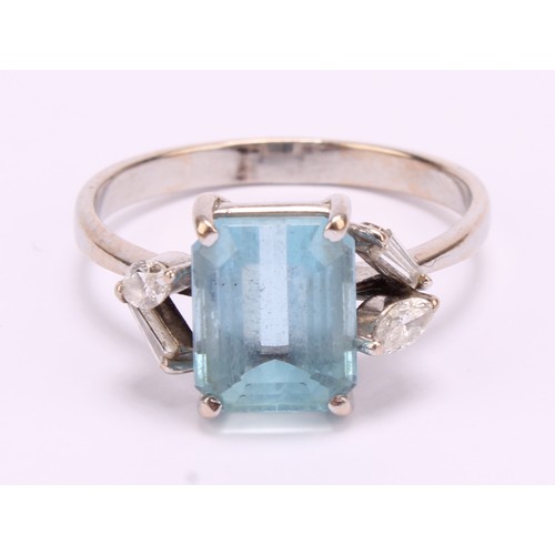 1170 - 18ct white gold approx. 2.80ct Aquamarine and diamond ring, the emerald cut medium blue Aquamarine m... 