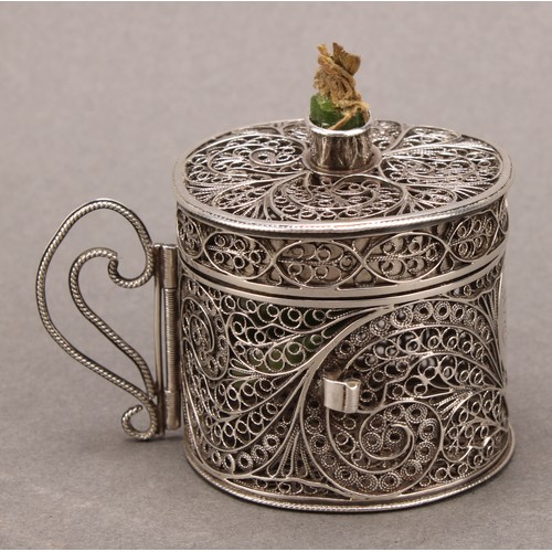 986 - An 18th century silver filigree bougie box, folding handle, 4cm high, unmarked, c.1780