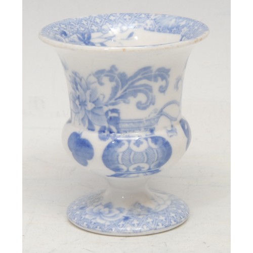 115 - An early 19th century Spode blue and white pap boat, transfer printed with castle ruins, 10.5cm long... 