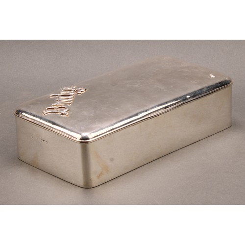 1015 - An early 20th century silver rounded rectangular Bridge box, hinged cover enclosing provision for pl... 