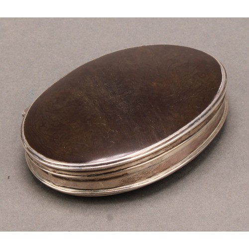 1003 - An early 18th century silver and tortoiseshell oval snuff box, stand-away hinged cover, 10.5cm wide,... 