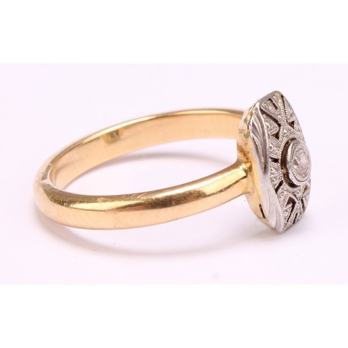 1262 - Tested 18ct gold Art Deco style Diamond ring,
the ring is set with a melee round brilliant cut diamo... 