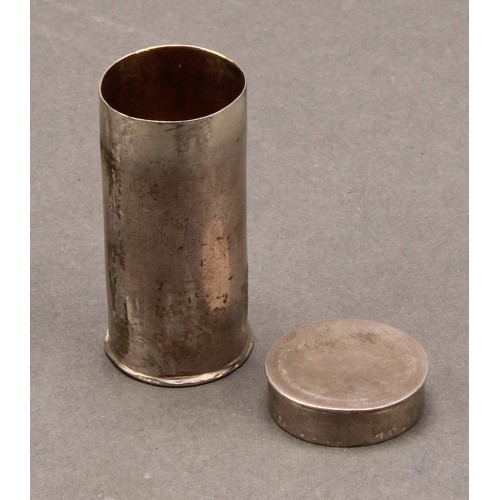 1002 - An early 18th century German silver cylindrical spice box, quite plain, push-fitting cover, 5cm long... 