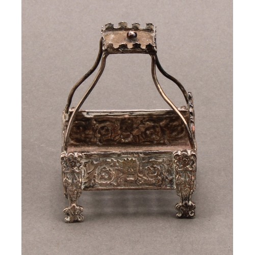 737 - A Continental silver toy novelty miniatre model, of a bed, 5cm long, apparently unmarked, c.1900