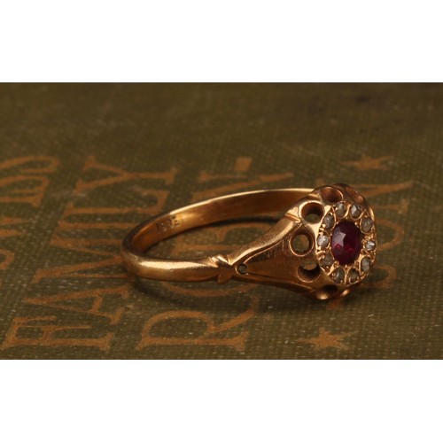 1258 - Antique 18ct gold ruby and rose cut diamond ring;
the ring is set with a round old cut ruby in the c... 