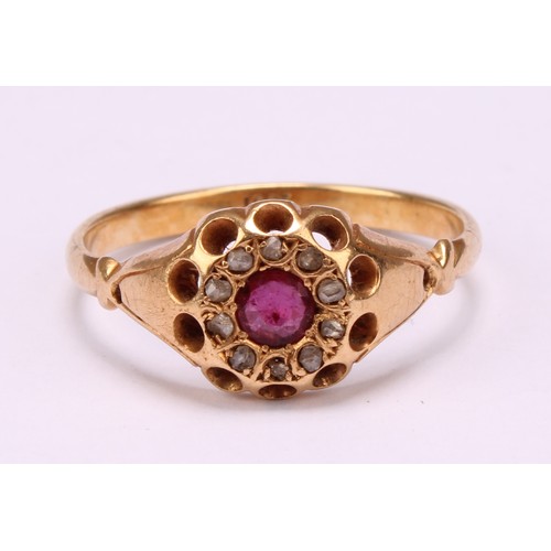 1258 - Antique 18ct gold ruby and rose cut diamond ring;
the ring is set with a round old cut ruby in the c... 