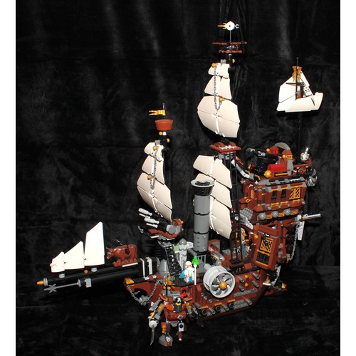 6500 - Lego - Pirate ships; Metal Beard’s Sea Cow, etc (9)

This lot is part of a collection from a decease... 