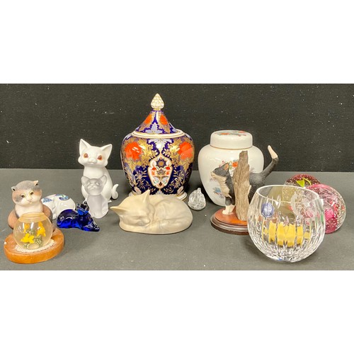 111 - A Hamilton Imari ginger jar and cover;  another Wedgwood Kutani Crane;  Border Fine Arts Cat others ... 