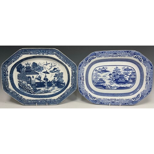 109 - An early 19th century Copeland & Garratt late Spode meat plate, of elongated octagonal form decorate... 