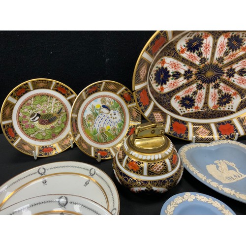 158 - Royal Crown Derby 1128 pattern lighter, dishes, other; 19th century tea cups and saucers including D... 