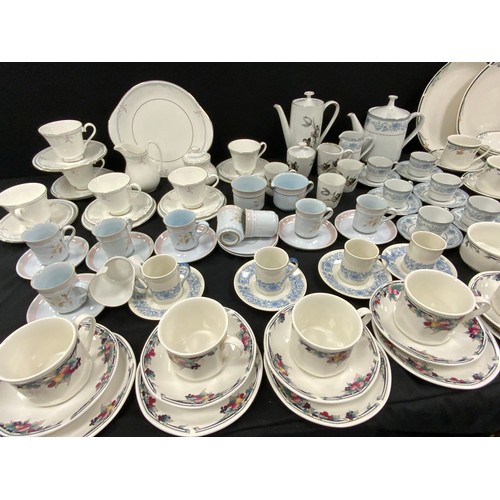 160 - Various tea sets including; Royal Doulton Carnation tea set for six, six Autumn Glory tea cups and s... 