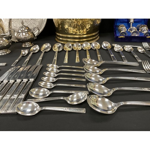 187 - Plated ware - Walker and Hall silver plated flatware 'Atlantic Design' for six, silver plated tray, ... 