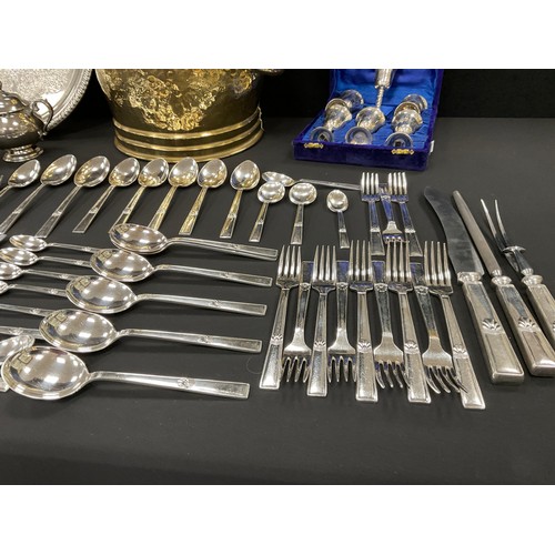 187 - Plated ware - Walker and Hall silver plated flatware 'Atlantic Design' for six, silver plated tray, ... 