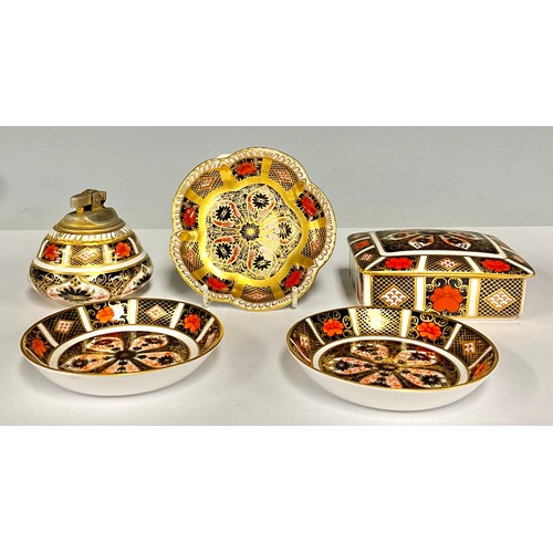 38 - A Royal Crown Derby 1128 Imari pattern rectangular box and cover, 11cm wide; a pair of 1128 pattern ... 