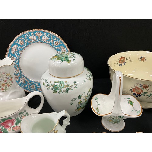 32 - Crown Staffordshire Kowloon pattern including; ginger jars, trinket dishes; other floral trinkets, e... 