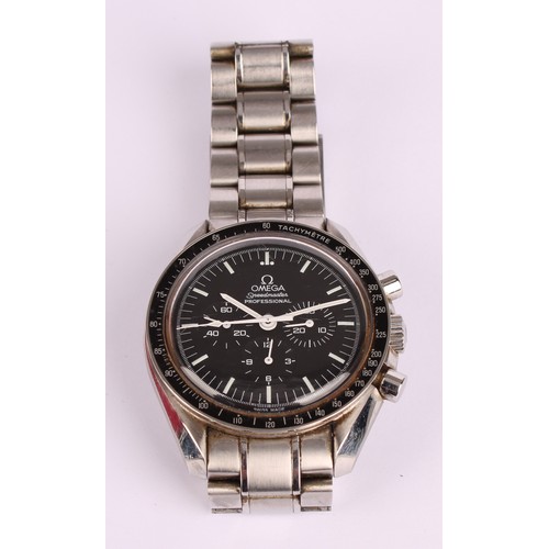 1041 - Omega - a Speedmaster Professional stainless steel bracelet Moonwatch wristwatch, ref 1861, 145.0022... 