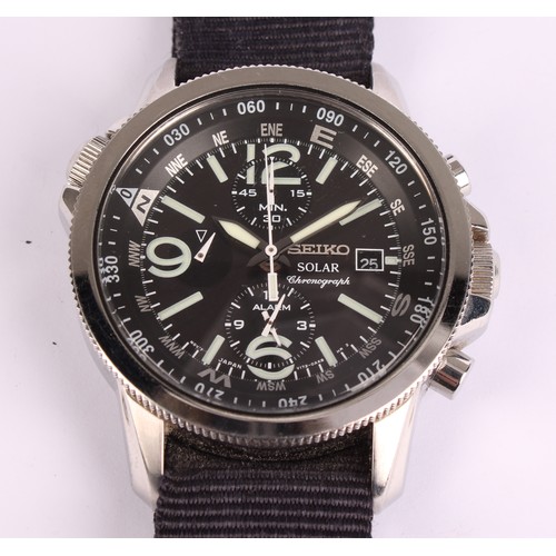 1067 - Seiko - Solar Chronograph V172-0AG0, stainless steel 44mm diameter case, black dial, three subsidiar... 