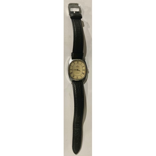 551 - A gentleman's Omega De Ville wristwatch, 3cm in diameter