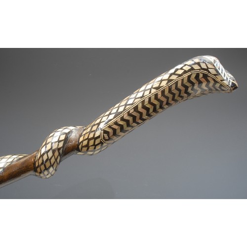 3717 - An Edwardian silver mounted walking stick, horn handle, silver collar, ebonised cane, 81.5cm long ov... 