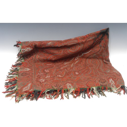 3676 - Textiles - a paisley shawl, 137cm wide