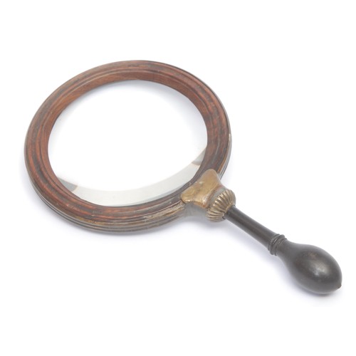 3069 - A connoisseur's lens or magnifying glass, 20cm long