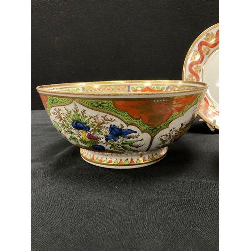 18 - An early 19th century Spode, pattern no. 868 teacup in Kakiemon style enamel decoration with rich gi... 