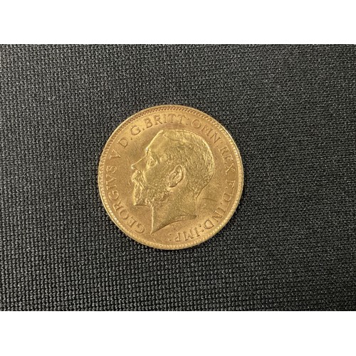 331 - A George V half sovereign, London mint, 1914, 4g