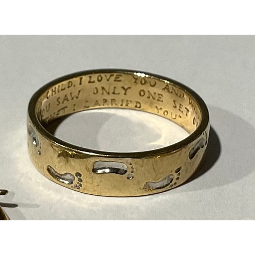 292 - 9ct Gold Diamond Set 'Footprints in the Sand' ring with matching earrings (Brooks & Bentley);
ring s... 
