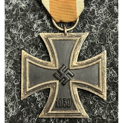 5064 - WW2 Third Reich Iron Cross 2nd class 1939. No makers mark to suspension ring. Complete with original... 