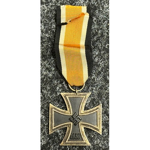 5064 - WW2 Third Reich Iron Cross 2nd class 1939. No makers mark to suspension ring. Complete with original... 