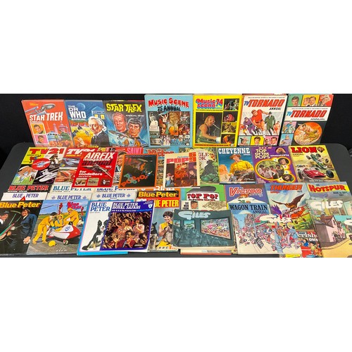 414 - Collector's Juvenalia - a quantity of children's annuals including The Dr Who Annual 1965 (World Dis... 