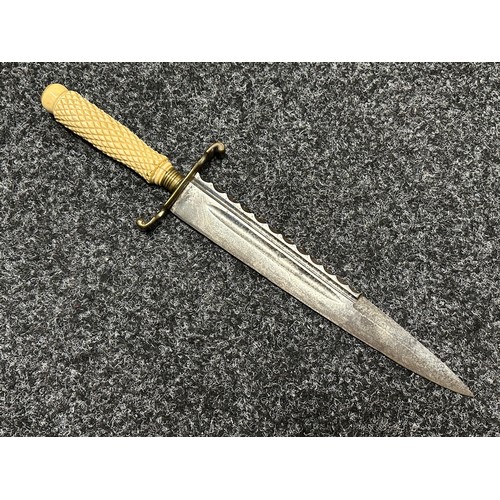 5110 - Dagger with 261mm long fullered and fluted blade. No markings. Brass crossguard. Turned Bone grip. O... 