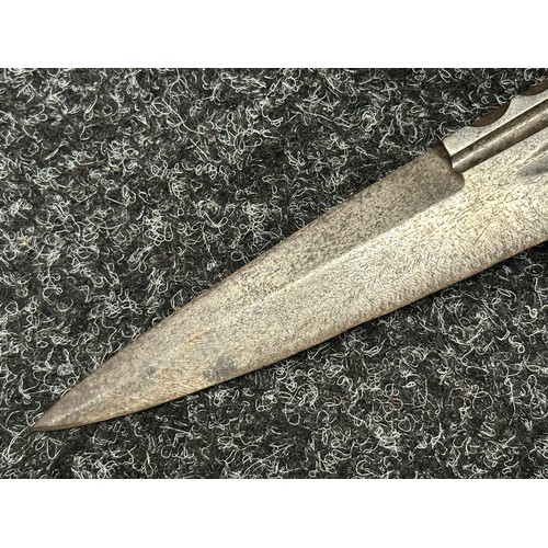 5110 - Dagger with 261mm long fullered and fluted blade. No markings. Brass crossguard. Turned Bone grip. O... 