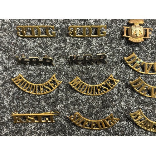 5135 - WW1 & WW2 British Brass Shoulder Titles to include: T16 London x 2: Royal Inniskilling Fusiliers x 4... 