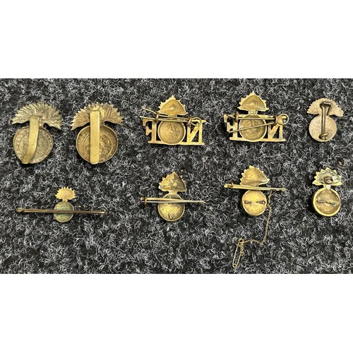 5137 - WW1 / Interwar years Northumberland Fusiliers Cap Badges, Brass Shoulder Titles, Sweetheart badges, ... 