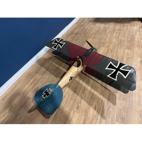 5160 - A large kit built model of a WW1 Imperial German Albatros bi-plane. Wooden construction with doped f... 